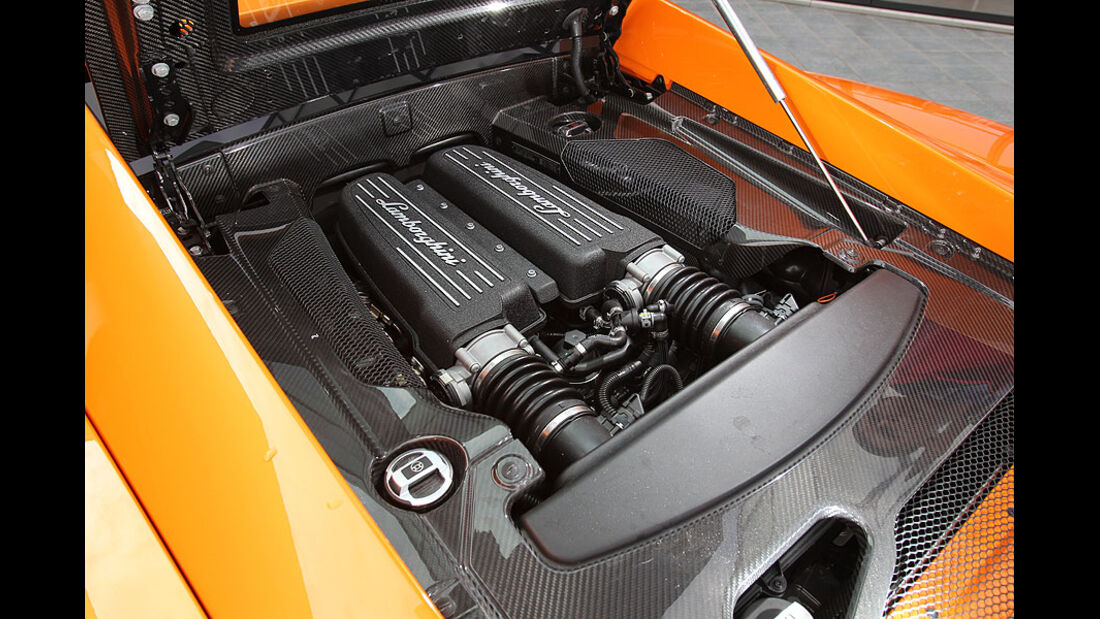 Lamborghini Gallardo LP 570-4 Superleggera Motorraum mit V10
