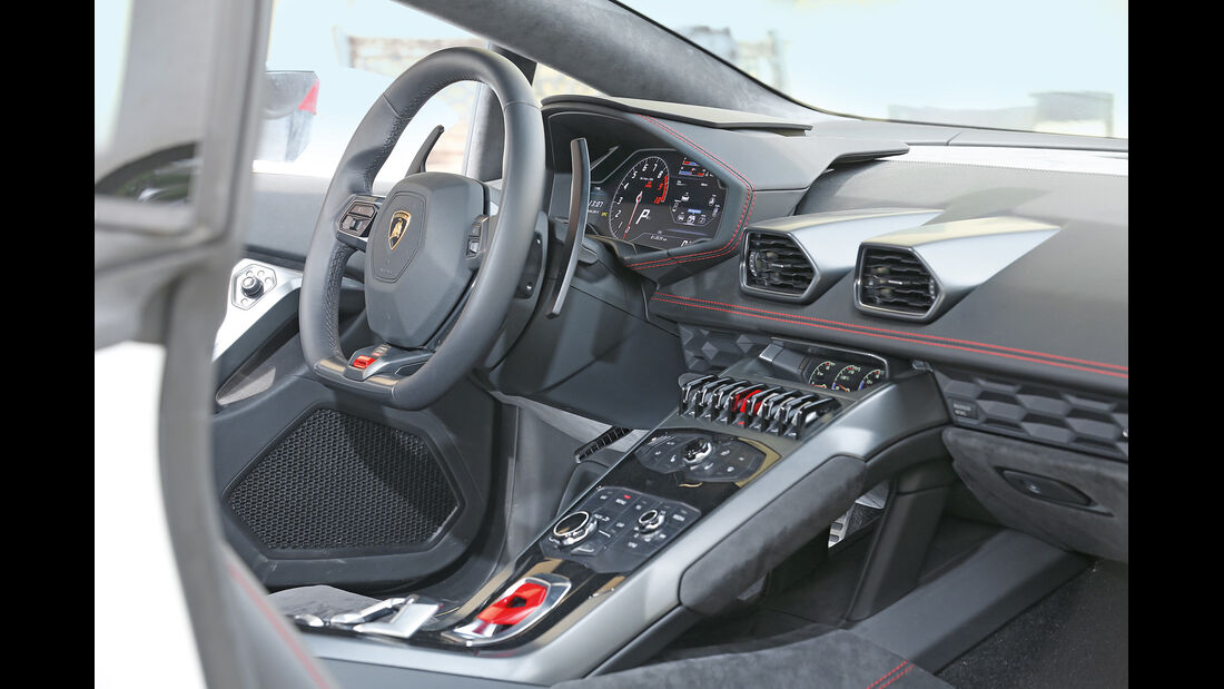 Lamborghini Huracán, Cockpit