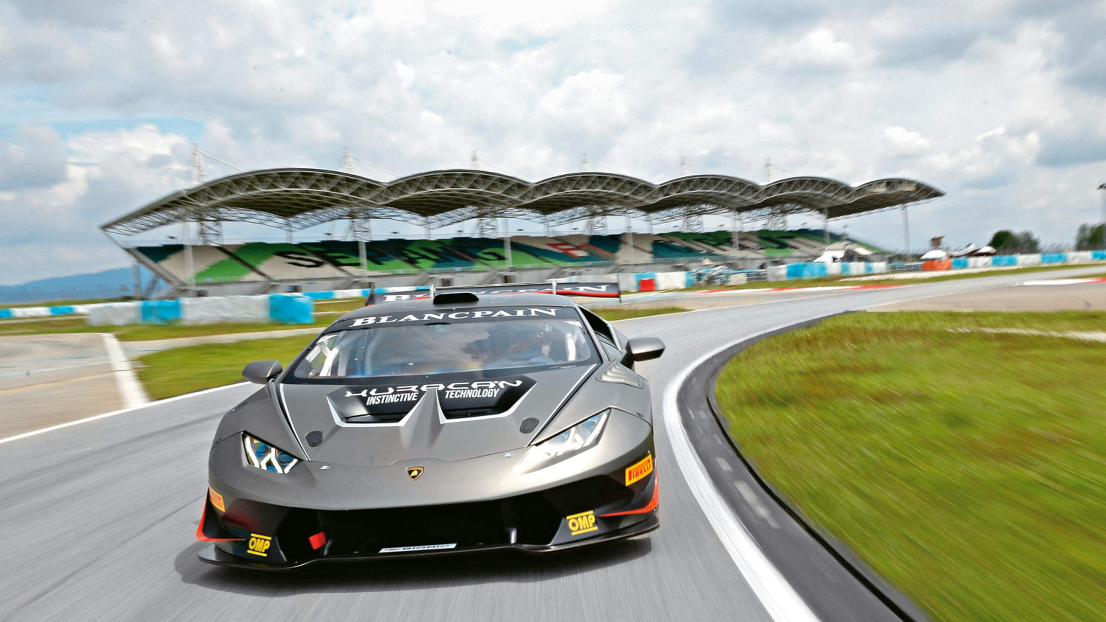 Lamborghini-Hurac-n-LP-620-2- 