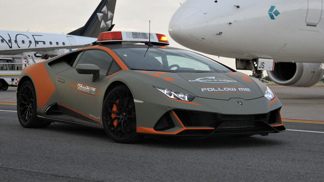 Lamborghini Huracan Evo Follow Me Flughafen Bologna