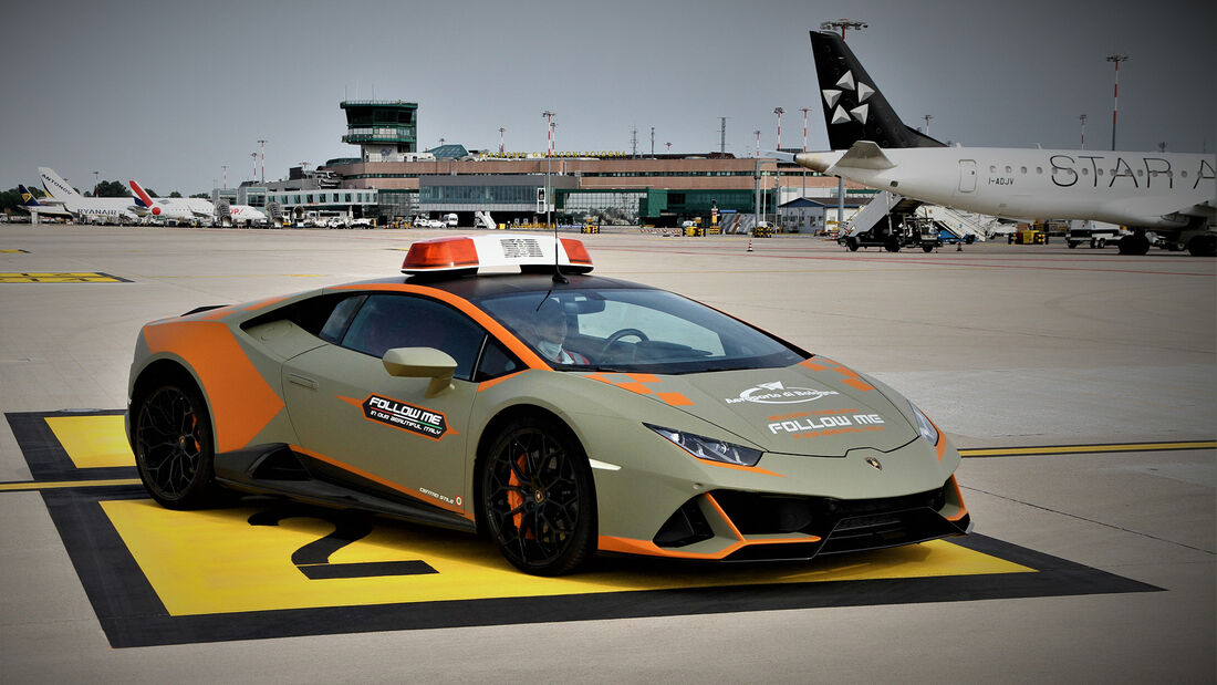 Lamborghini Huracan Evo Follow Me Flughafen Bologna