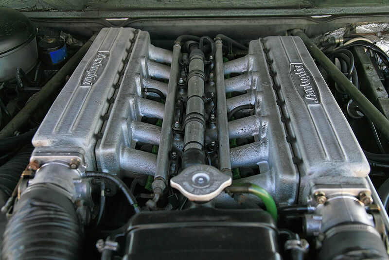 Lamborghini LM 002 Motor