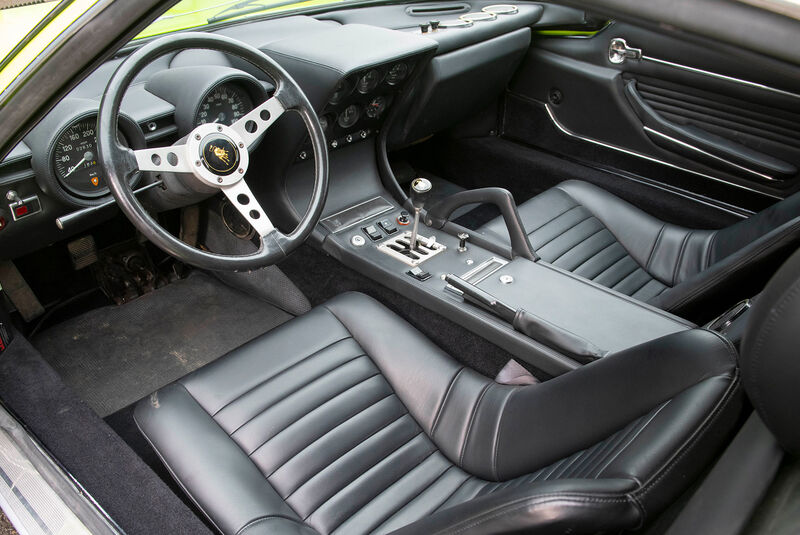 Lamborghini Miura (1971) Cockpit