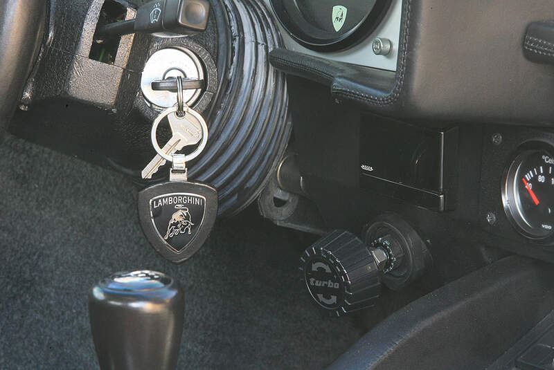 Lamborghini Revent�n, Lamborghini Countach Turbo S