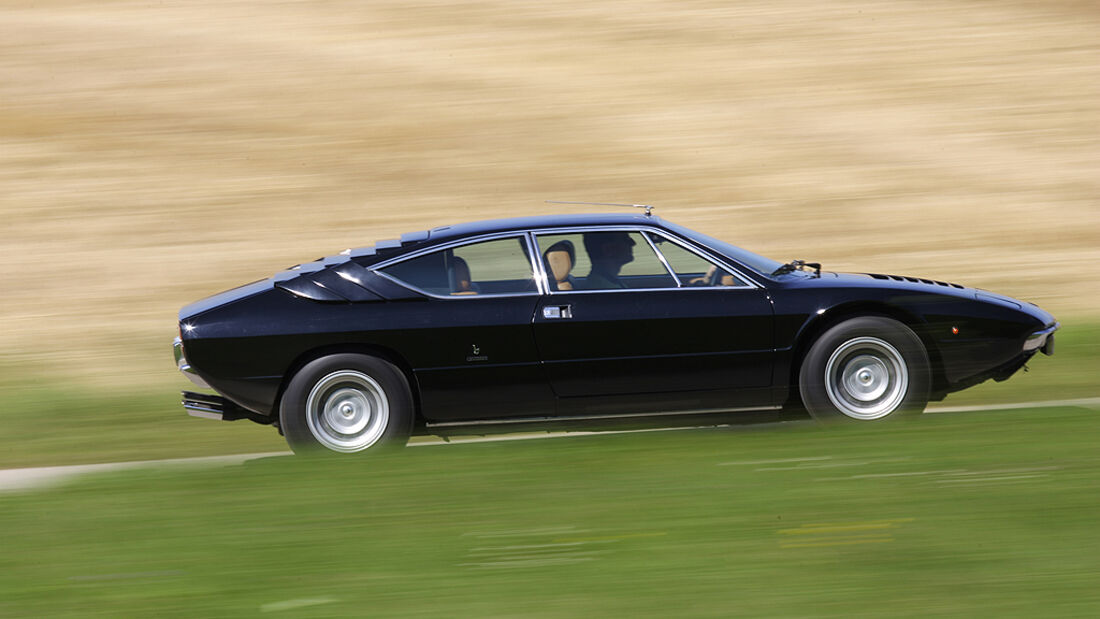 Lamborghini Urraco P 300 in fahrt - Seitenansicht