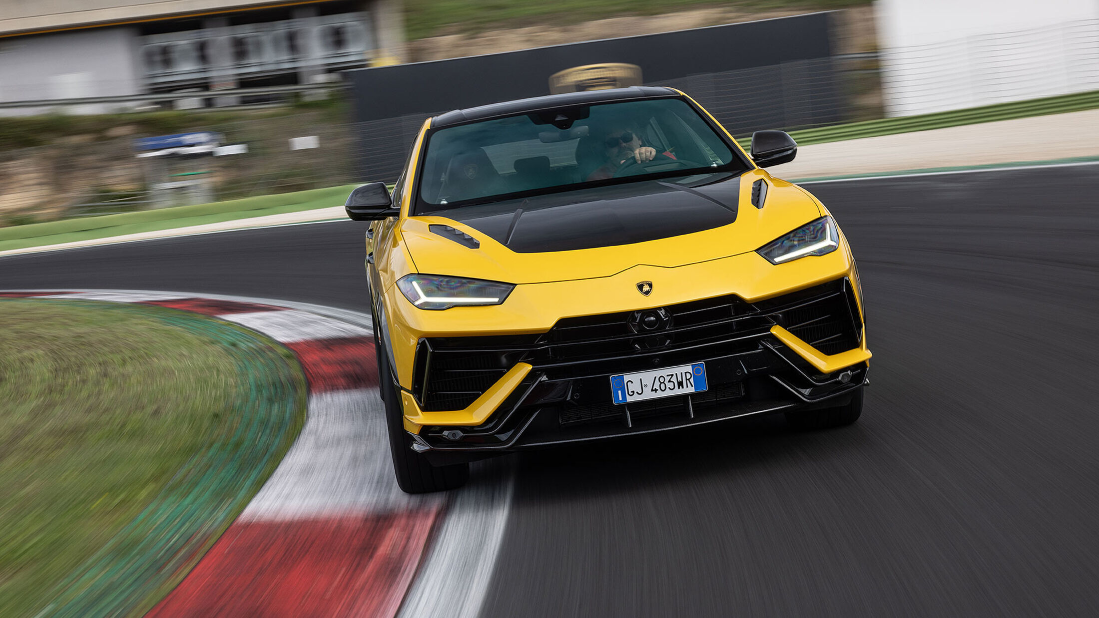 Der Lamborghini Urus Performante auf der Rennstrecke