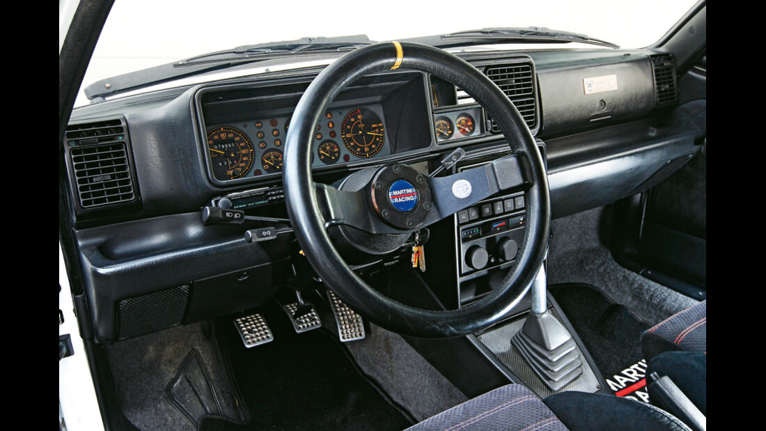 Lancia Delta HF integrale, Cockpit