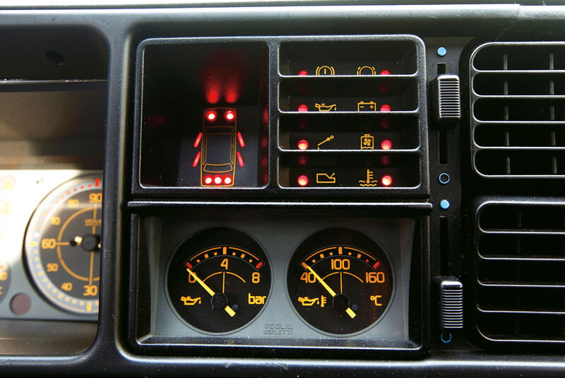 Lancia Delta HF integrale, Mttelkonsole