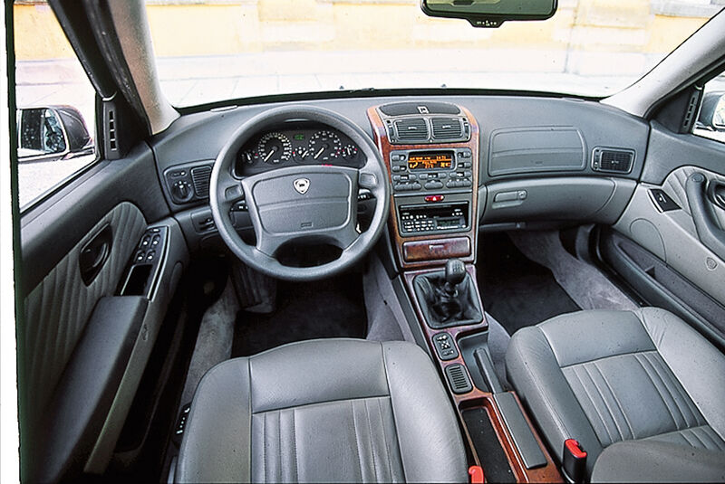 Lancia Kappa, Cockpit