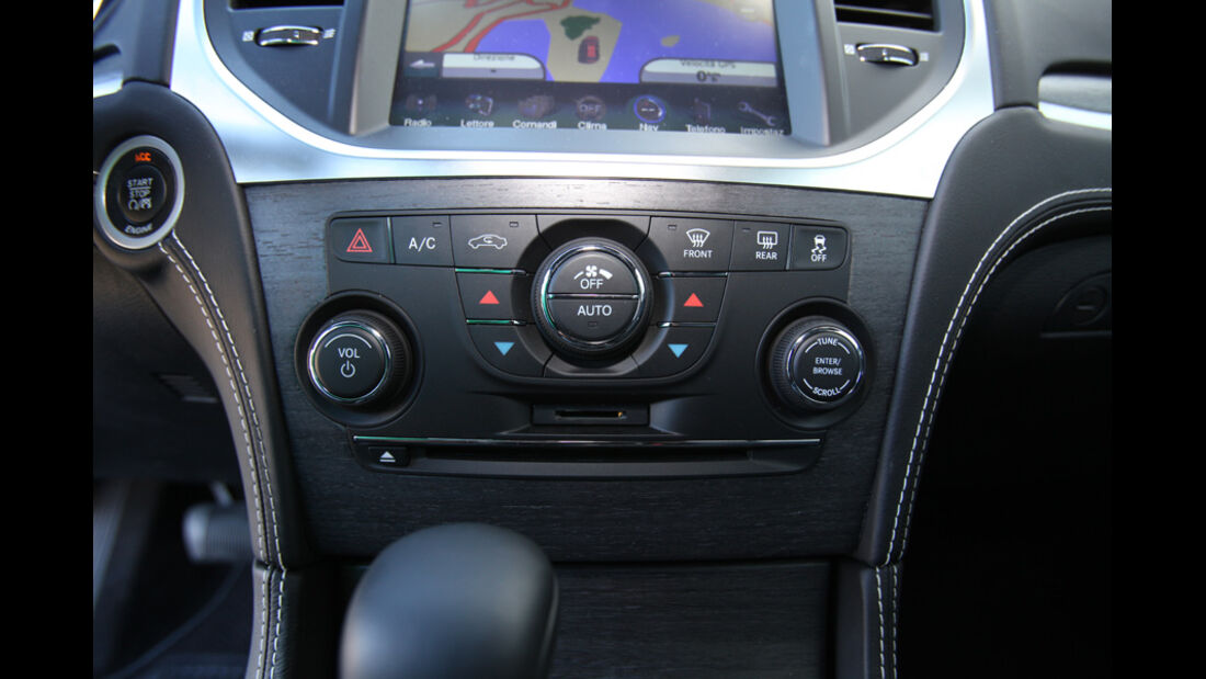 Lancia Thema 3.0 V6 Multijet Platinum, Mittelkonsole