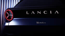 Lancia Ypsilon Teaser Heckansicht Heckleuchte Schriftzug
