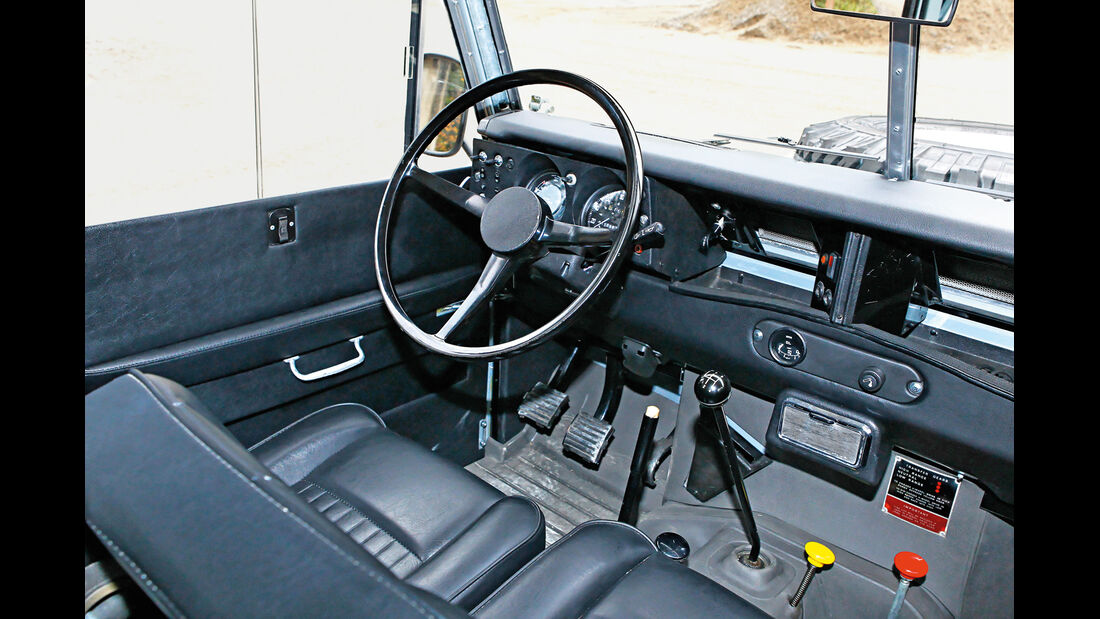 Land Rover 109 Diesel S III, Cockpit