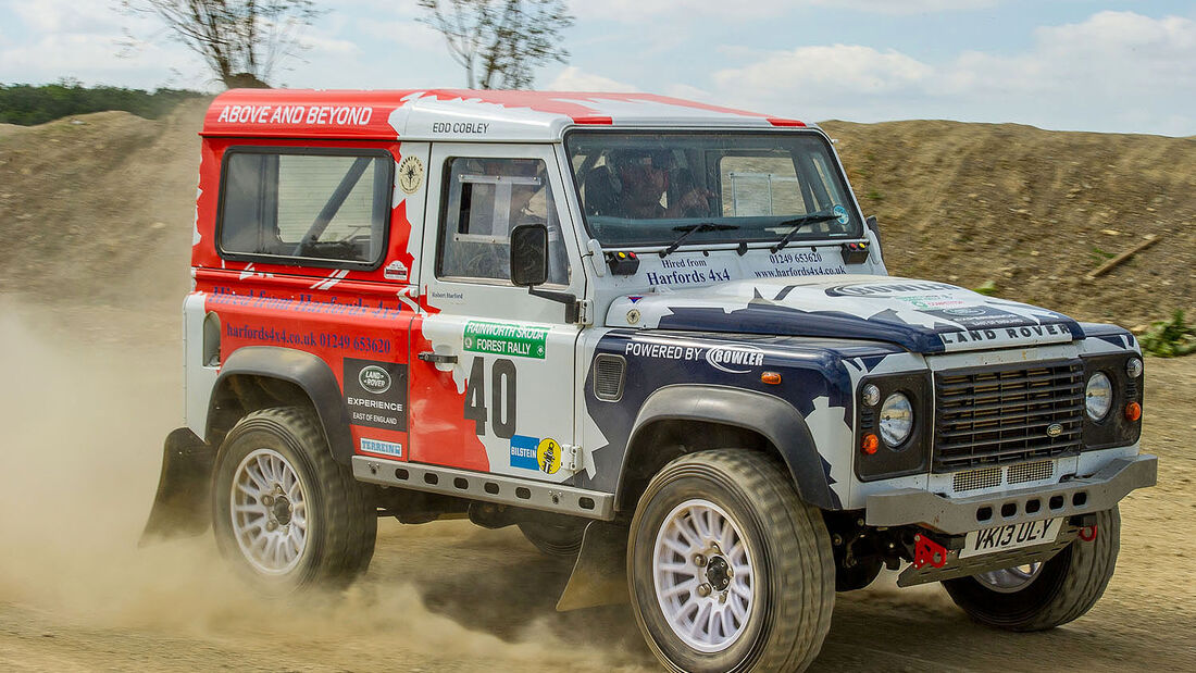 Land Rover Bowler Rallye Defender