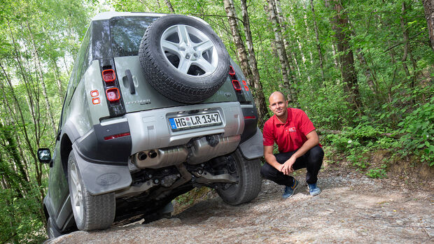 Land Rover Defender D240