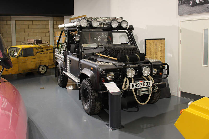 Land Rover Defender Tomb Raider im British Motor Museum