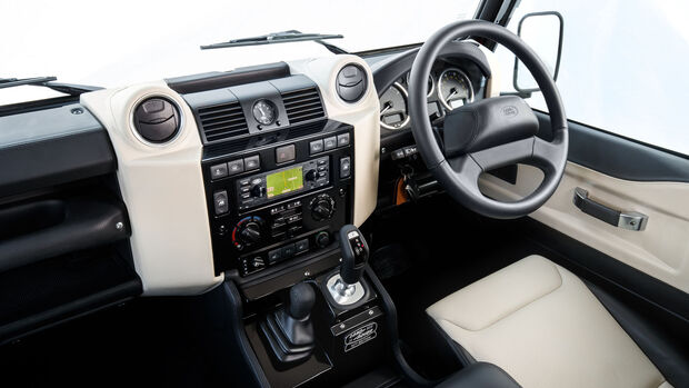 Land Rover Defender Works V8 – 70th Edition 2018