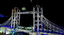 Land Rover Discovery LEGO Tower Bridge (2016)