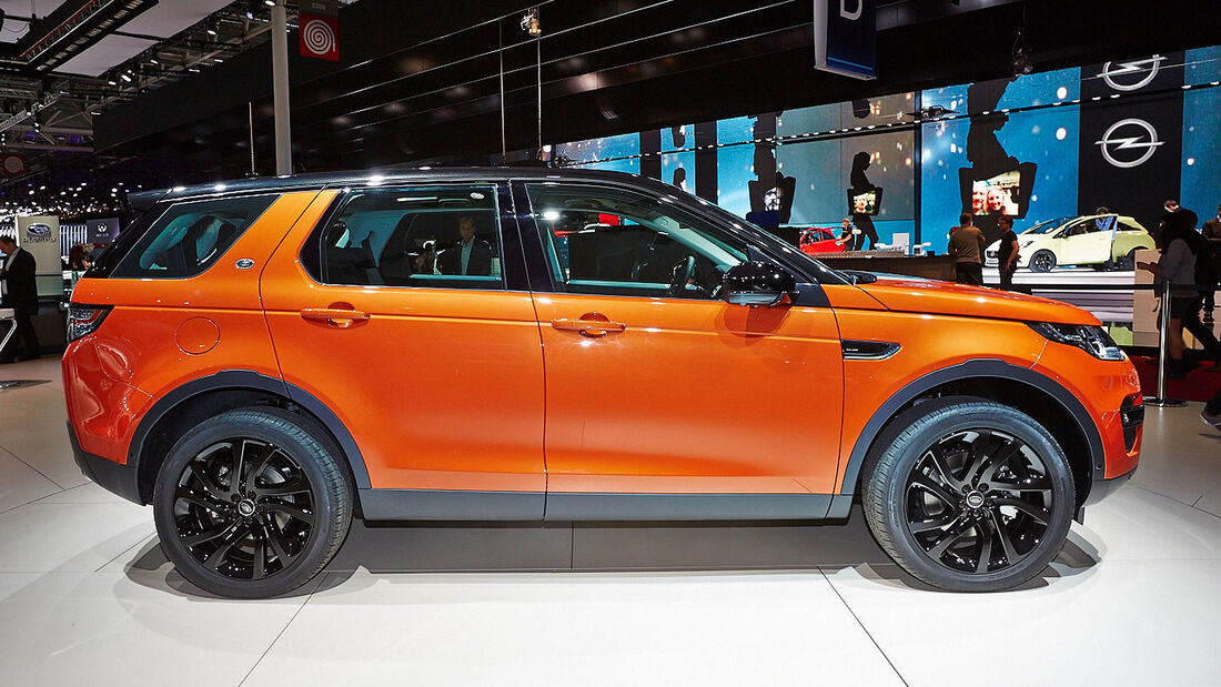 Land Rover Discovery Sport in Paris