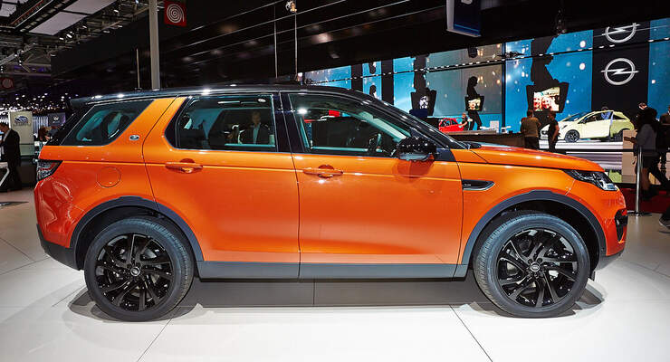 Land Rover Discovery Sport in Paris