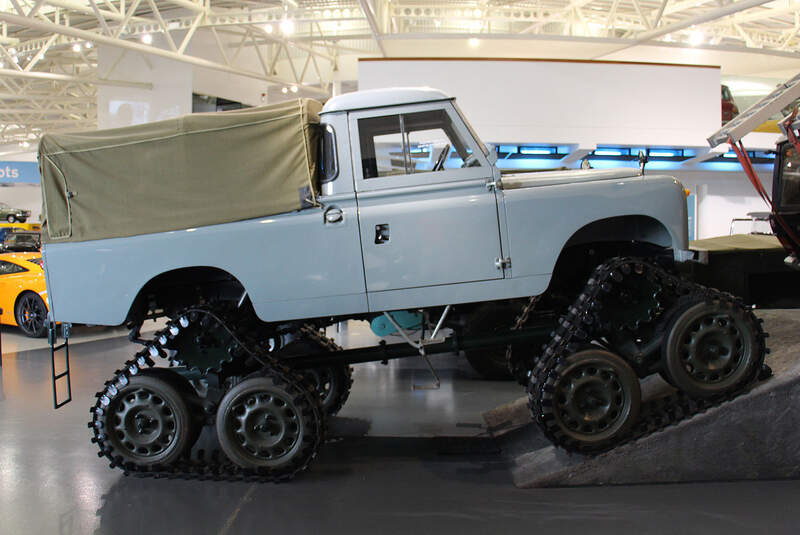 Land Rover Series II Cuthbertsons Conversion im British Motor Museum