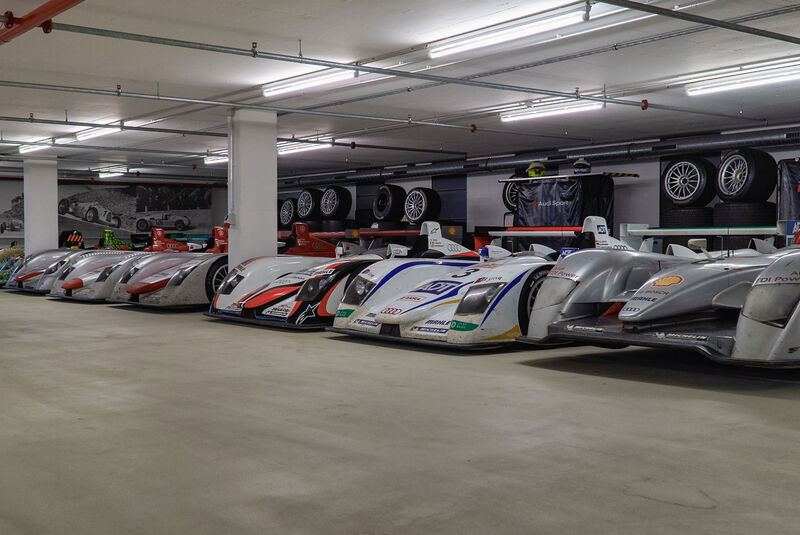 Le-Mans-Rennwagen von Audi in den Heiligen Hallen