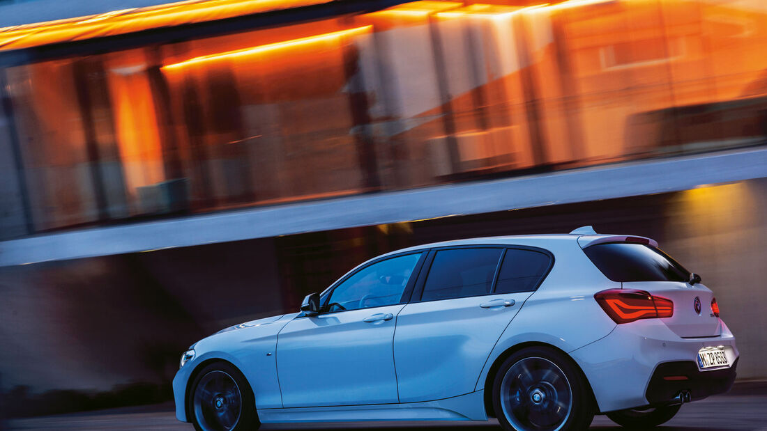 Leserwahl sport auto-Award B 015 - BMW M135i 