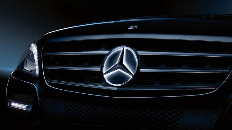 Mercedes Zubehor Leuchtender Stern Im Kuhlergrill Auto Motor Und Sport
