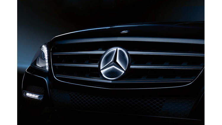Mercedes Zubehor Leuchtender Stern Im Kuhlergrill Auto Motor Und Sport
