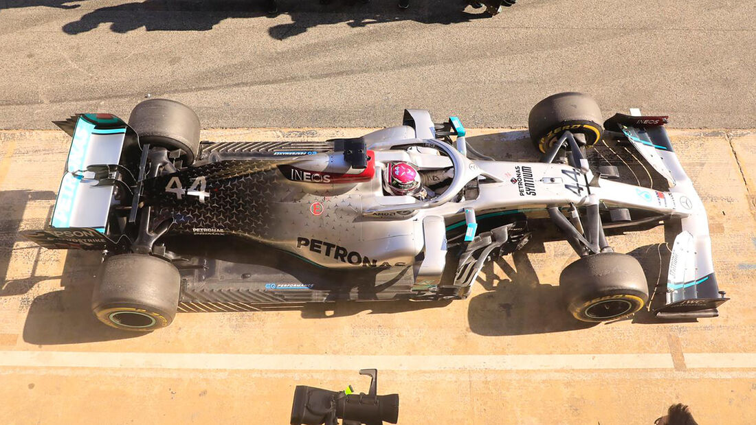 Lewis-Hamilton-Mercedes-F1-Test-Barcelon