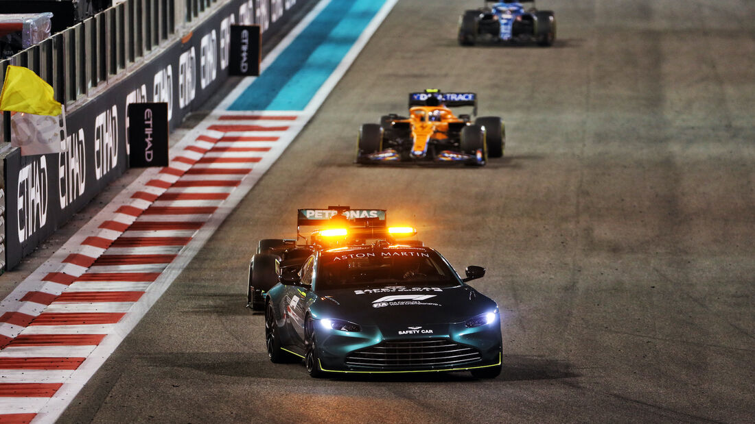 Lewis Hamilton - Mercedes - Formel 1 - GP Abu Dhabi - 12. Dezember 2021