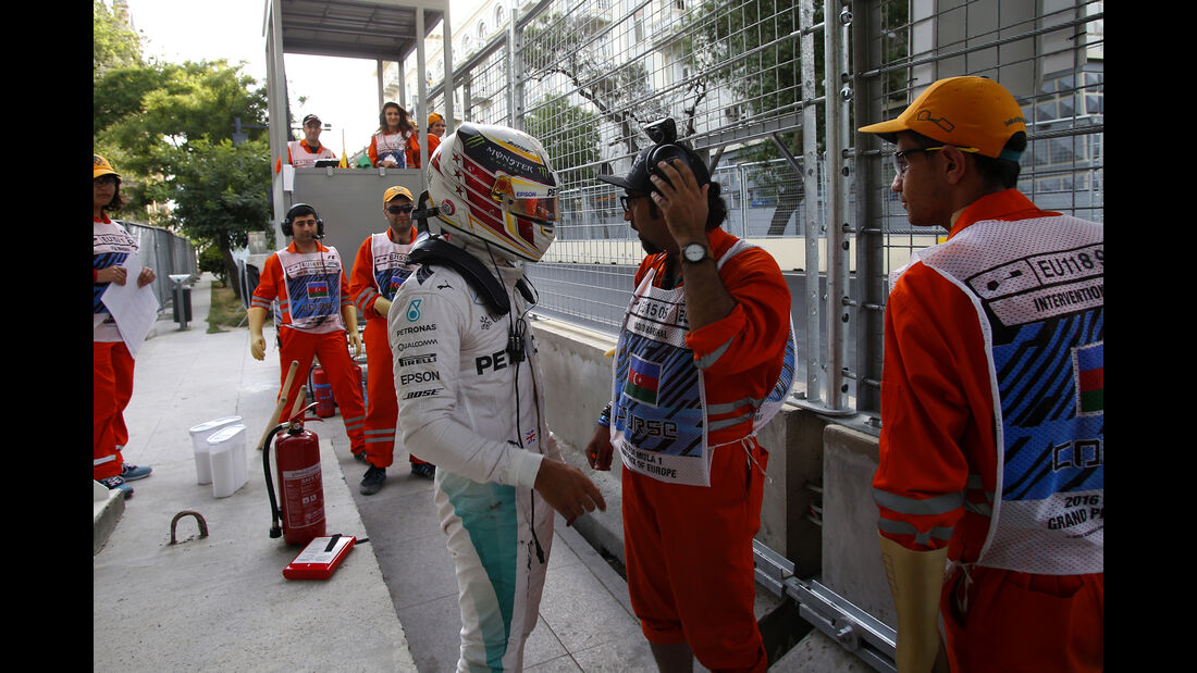 Lewis Hamilton - Mercedes - Formel 1 - GP Aserbaidschan - Baku - 18. Juni 2016