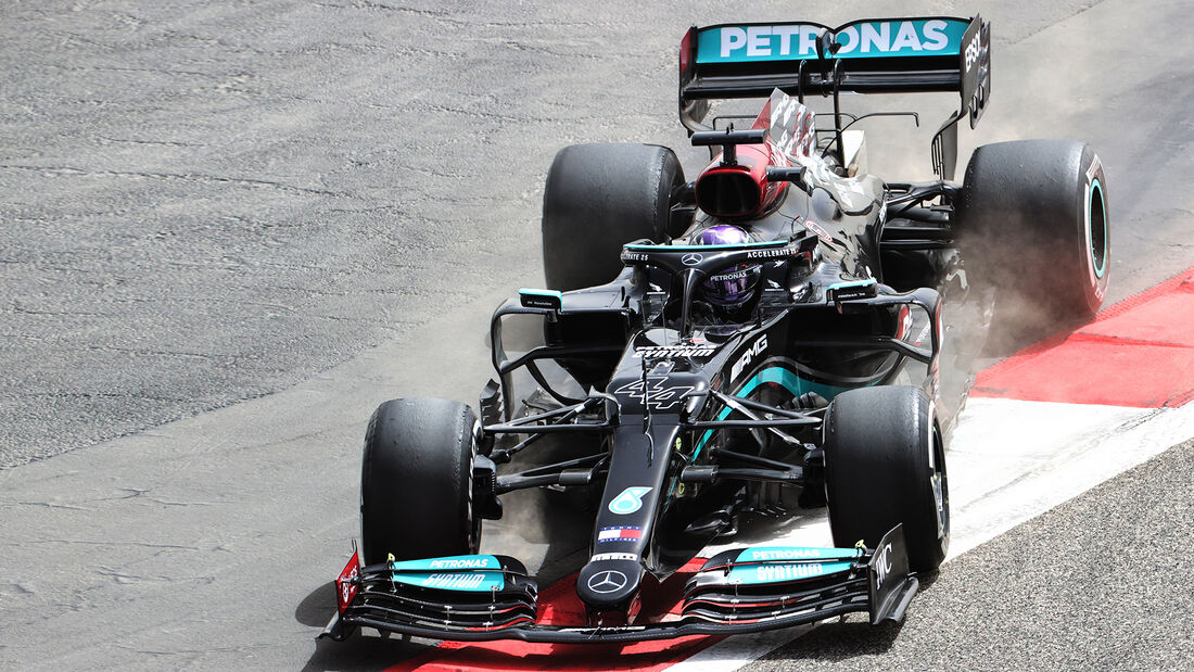 [Imagen: Lewis-Hamilton-Mercedes-Formel-1-Test-Ba...775093.jpg]
