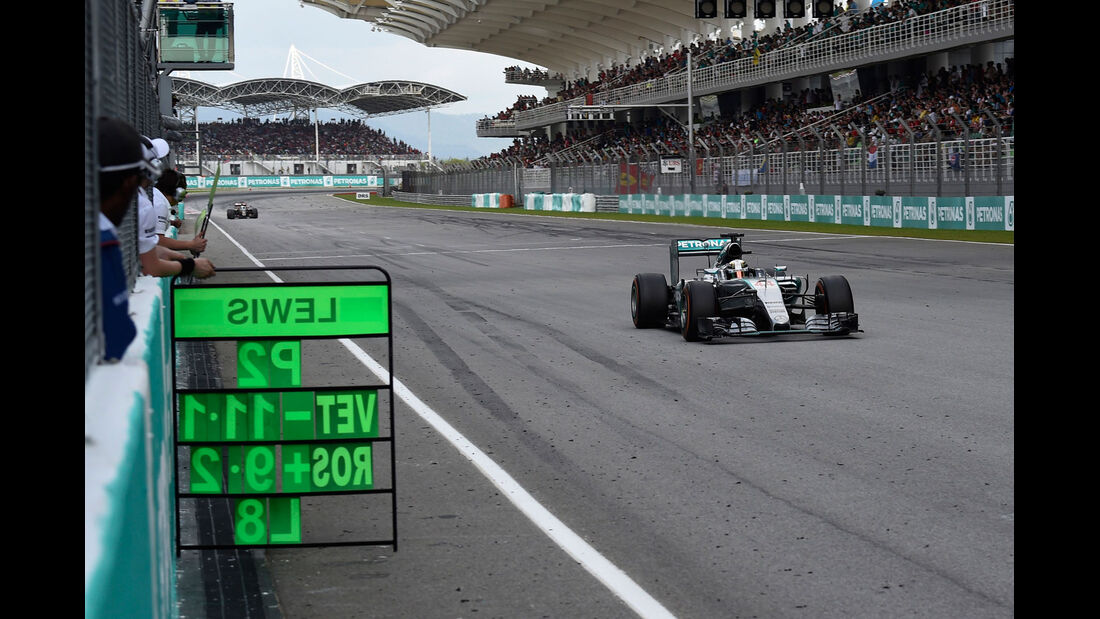 Lewis Hamilton - Mercedes - GP Malaysia 2015 - Formel 1