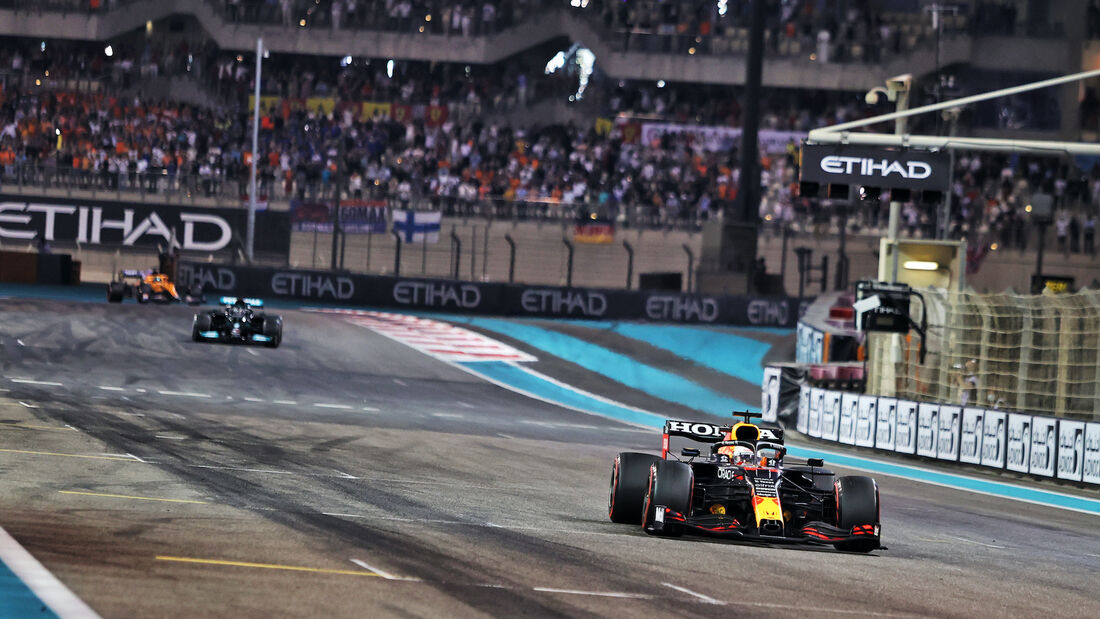 Lewis Hamilton - Mercedes - Max Verstappen - Red Bull - Formel 1 - GP Abu Dhabi - 12. Dezember 2021