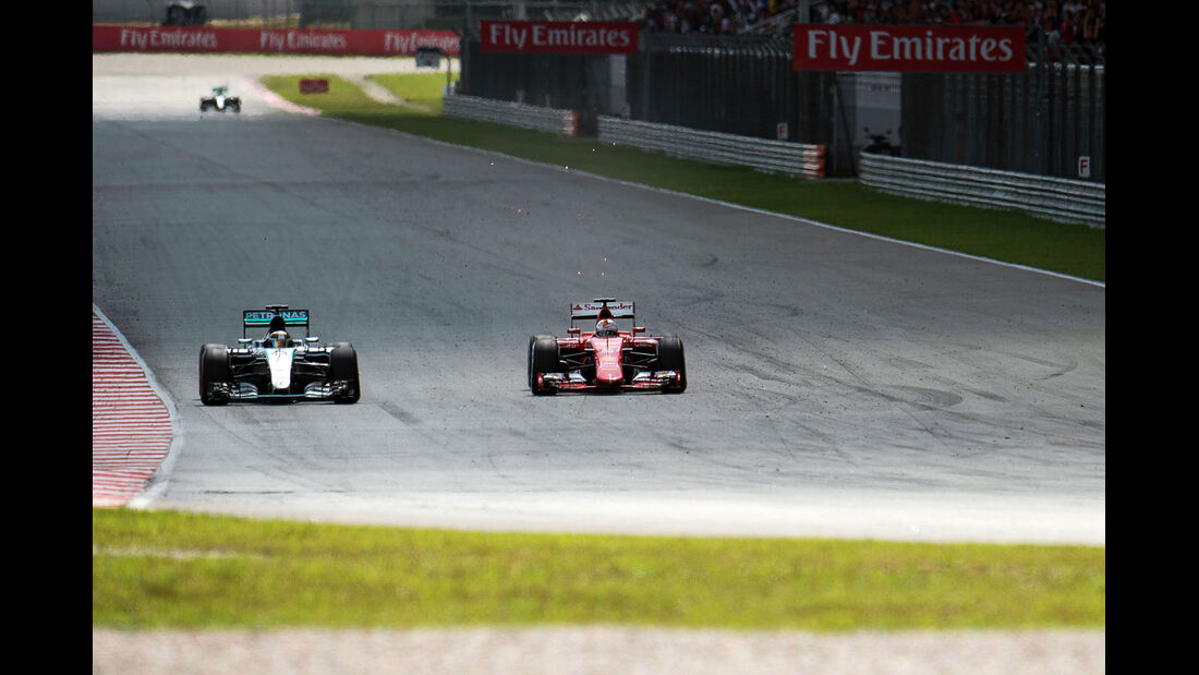Lewis Hamilton - Mercedes - Sebastian Vettel - Ferrari - GP Malaysia 2015 - Formel 1