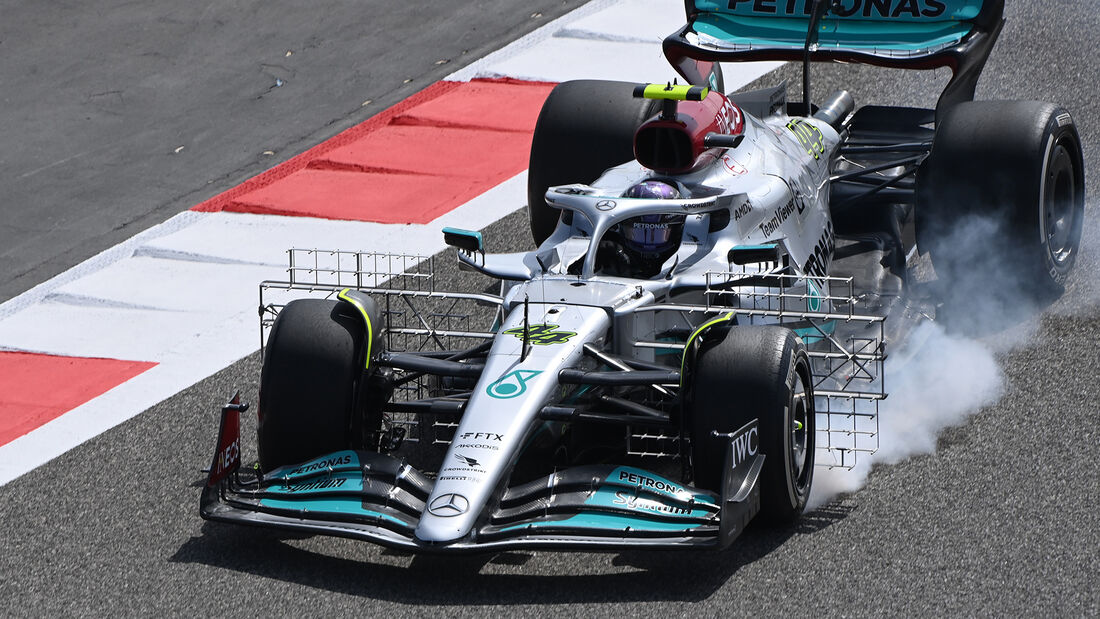 Lewis Hamilton - Red Bull- F1-Test Bahrain - Tag 1 - 10. März 2022