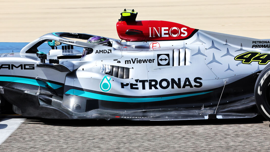 Lewis Hamilton - Red Bull- F1-Test Bahrain - Tag 1 - 10. März 2022