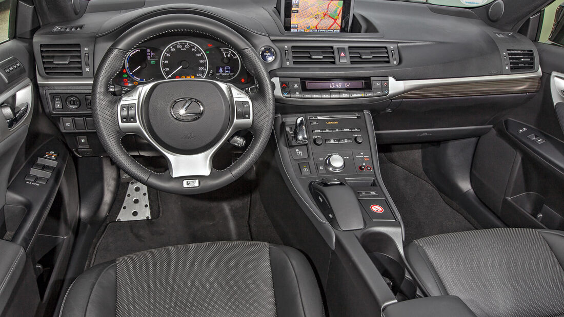 Lexus CT 200h, Cockpit