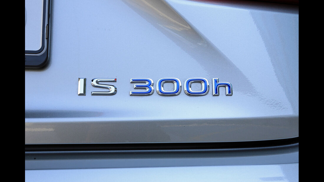 Lexus IS 300h, Typenbezeichnung