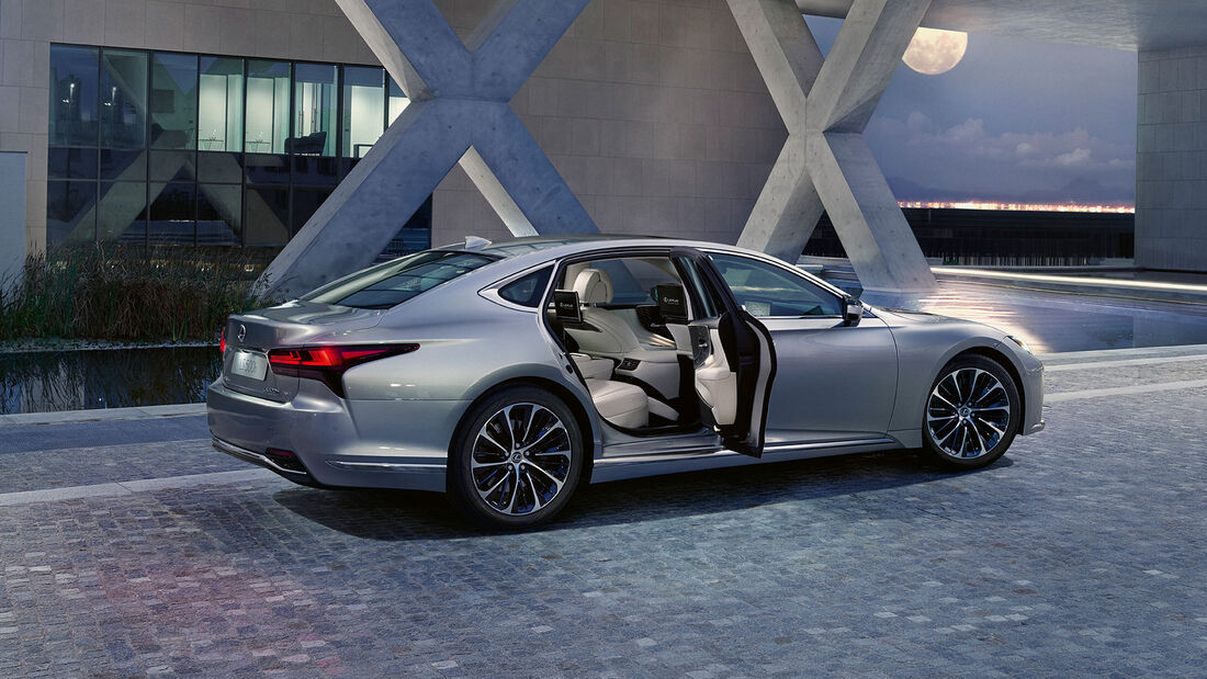 Lexus LS 2023