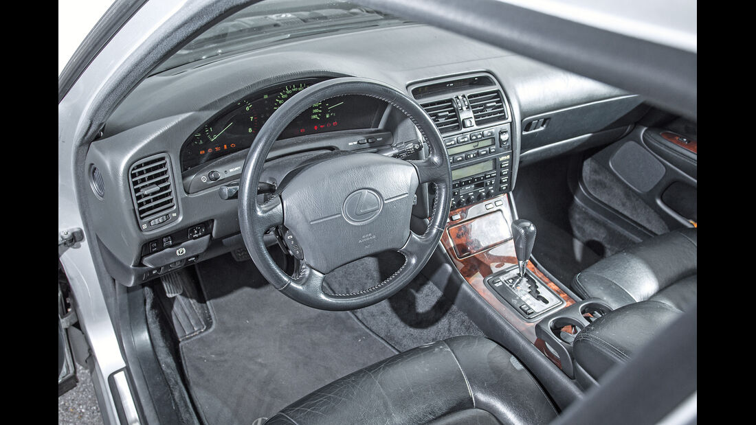 Lexus LS 400, XF10/XF20, Cockpit