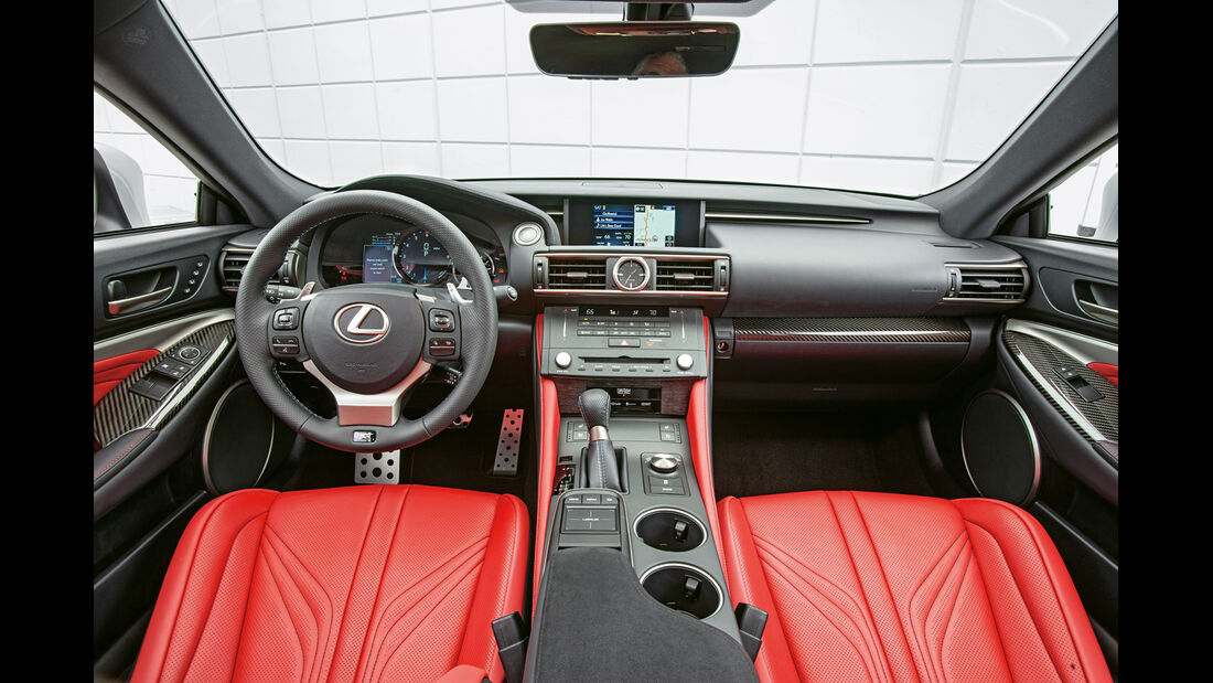 Lexus RC F, Cockpit