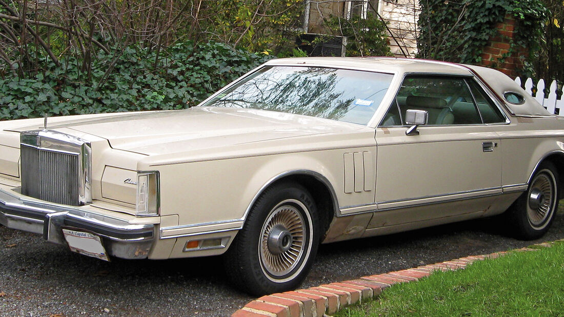 Lincoln Continental Mark V, Seitenansicht