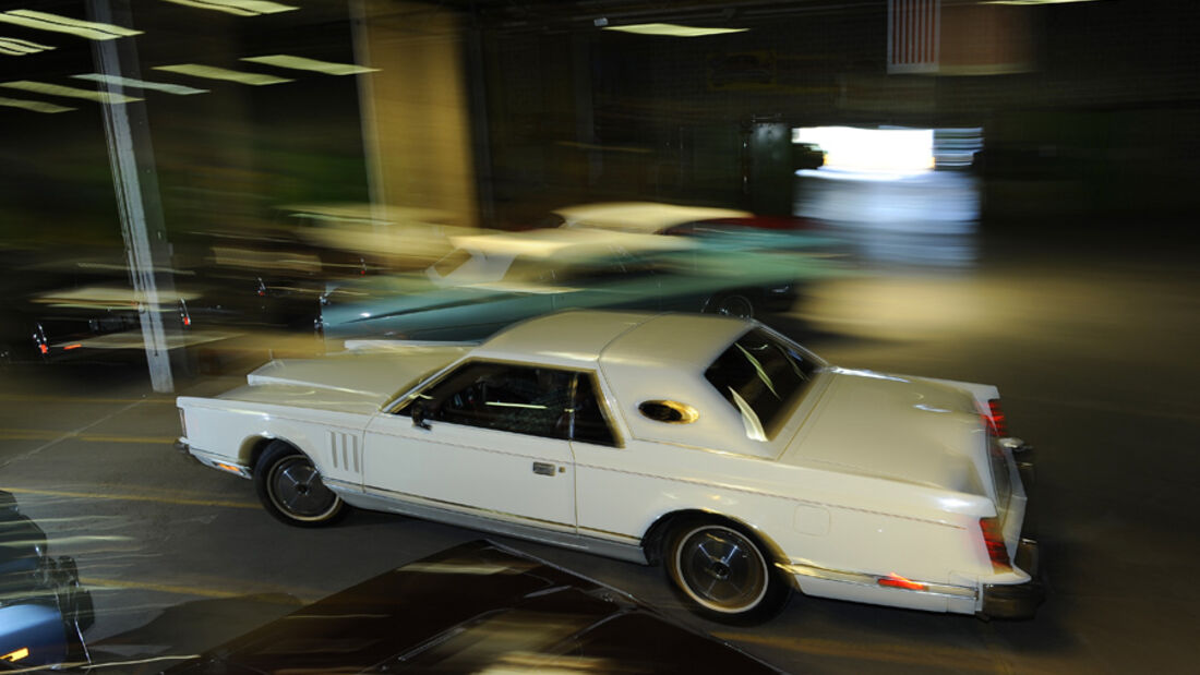 Lincoln Continental Mark V, Seitenansicht