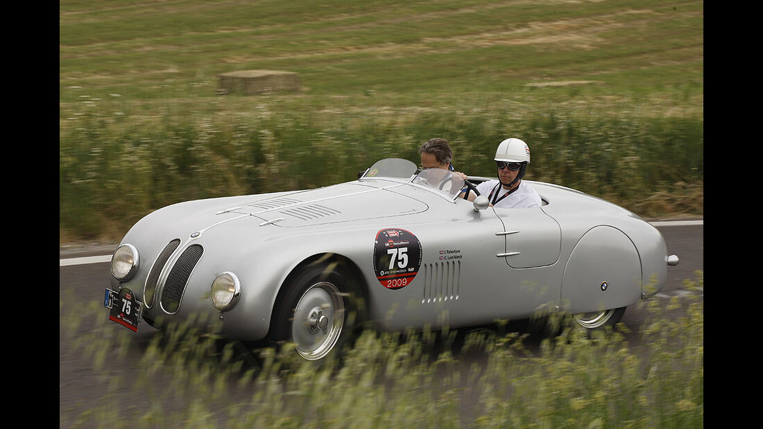 Lord March im BMW Mille Miglia Touring Roadster. 