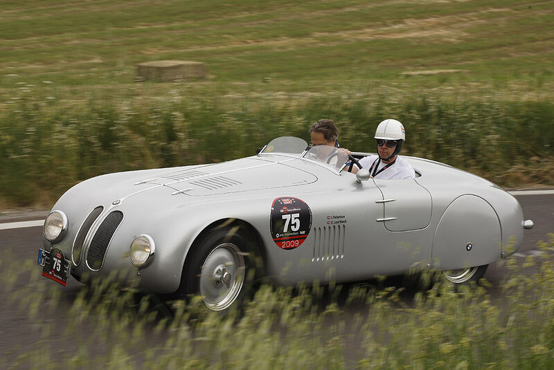 Lord March im BMW Mille Miglia Touring Roadster. 