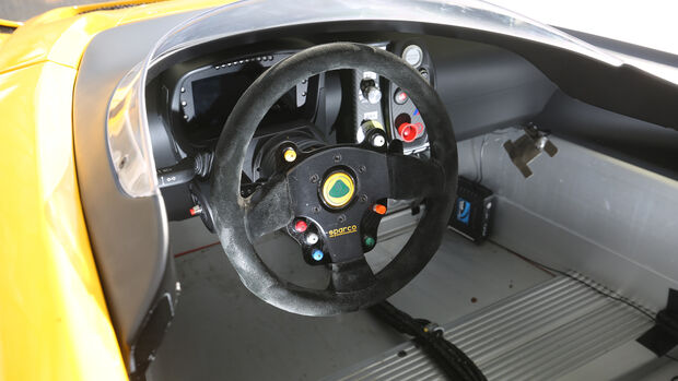 Lotus 3-Eleven, Cockpit