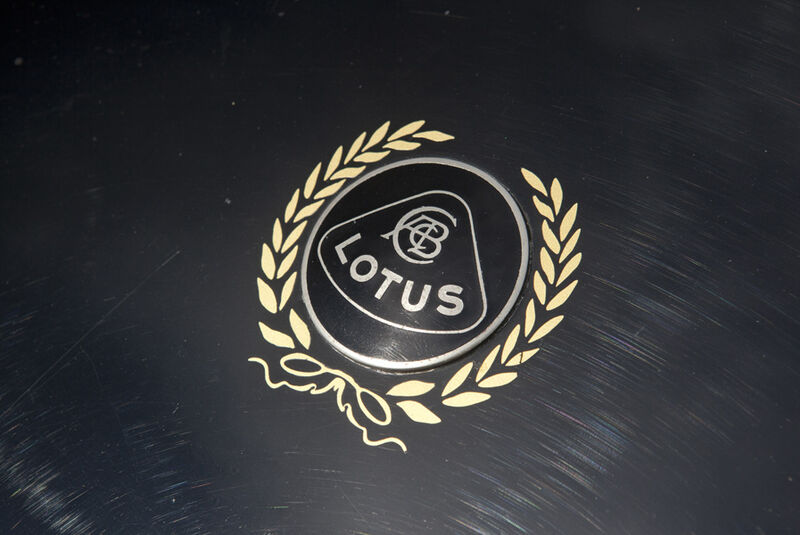 Lotus Esprit, Emblem