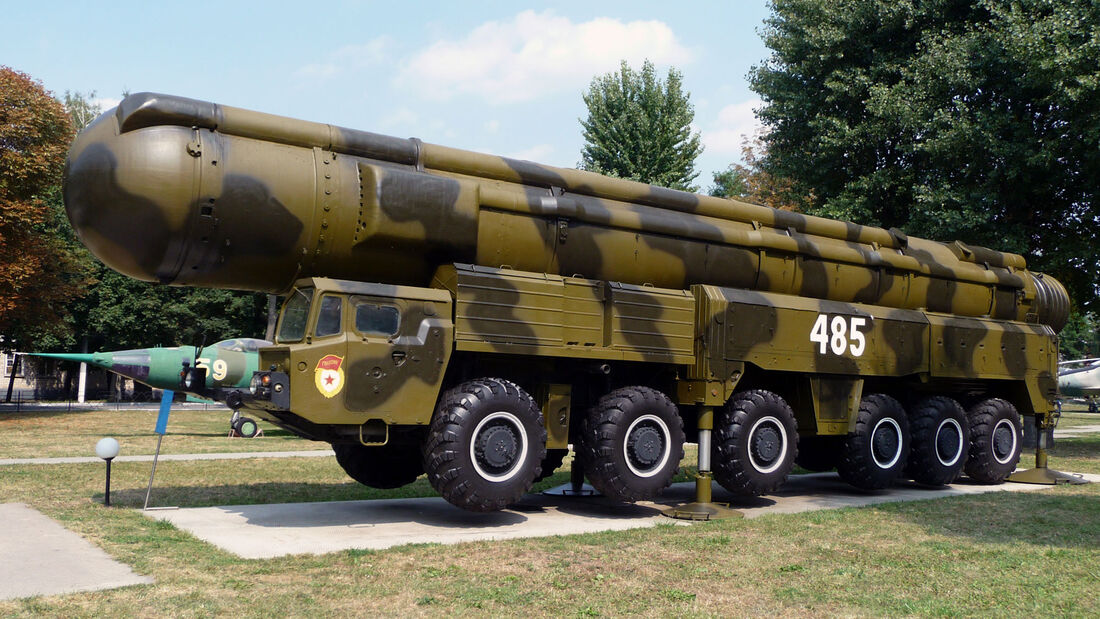MAZ-547W mobile Raketenabschussrampe