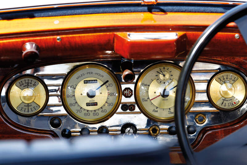 MG SA Tickford DHC, Rundinstrumente